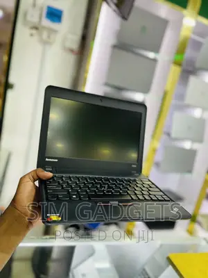 Laptop Lenovo ThinkPad X131e 4GB Intel Celeron HDD 500GB