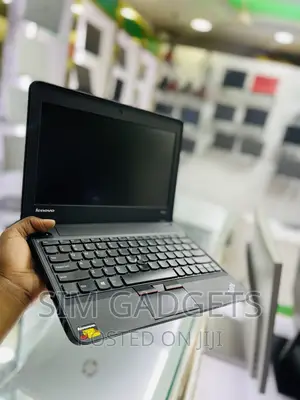 Laptop Lenovo ThinkPad X131e 4GB Intel Celeron HDD 500GB