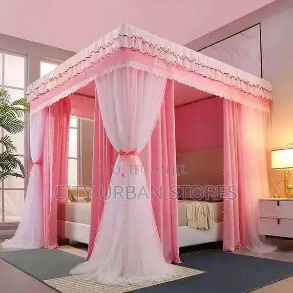 Cozy Curtain Nets