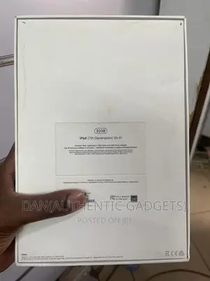 New Apple iPad 10.2 (2020) Wi-Fi 32 GB Silver