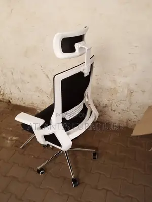 A Durable Mesh Visitors Chair