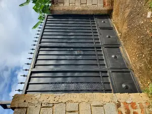 Old Sliding Gate 8x15ft