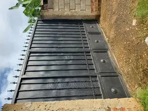 Old Sliding Gate 8x15ft