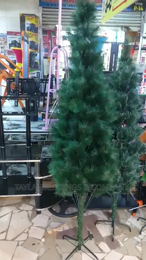 Artificial 2.5 Mittres Xmas Pine Tree With Solid Metal Legs
