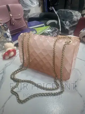 Classy Handbag.Medium.( Gold)