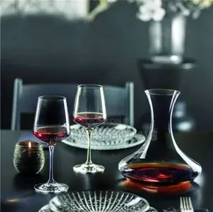 Decanter With 6 Wine Glasses