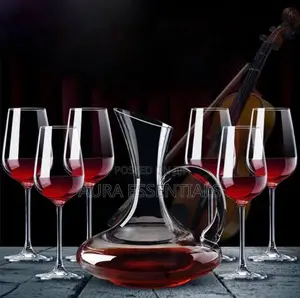 Decanter With 6 Wine Glasses