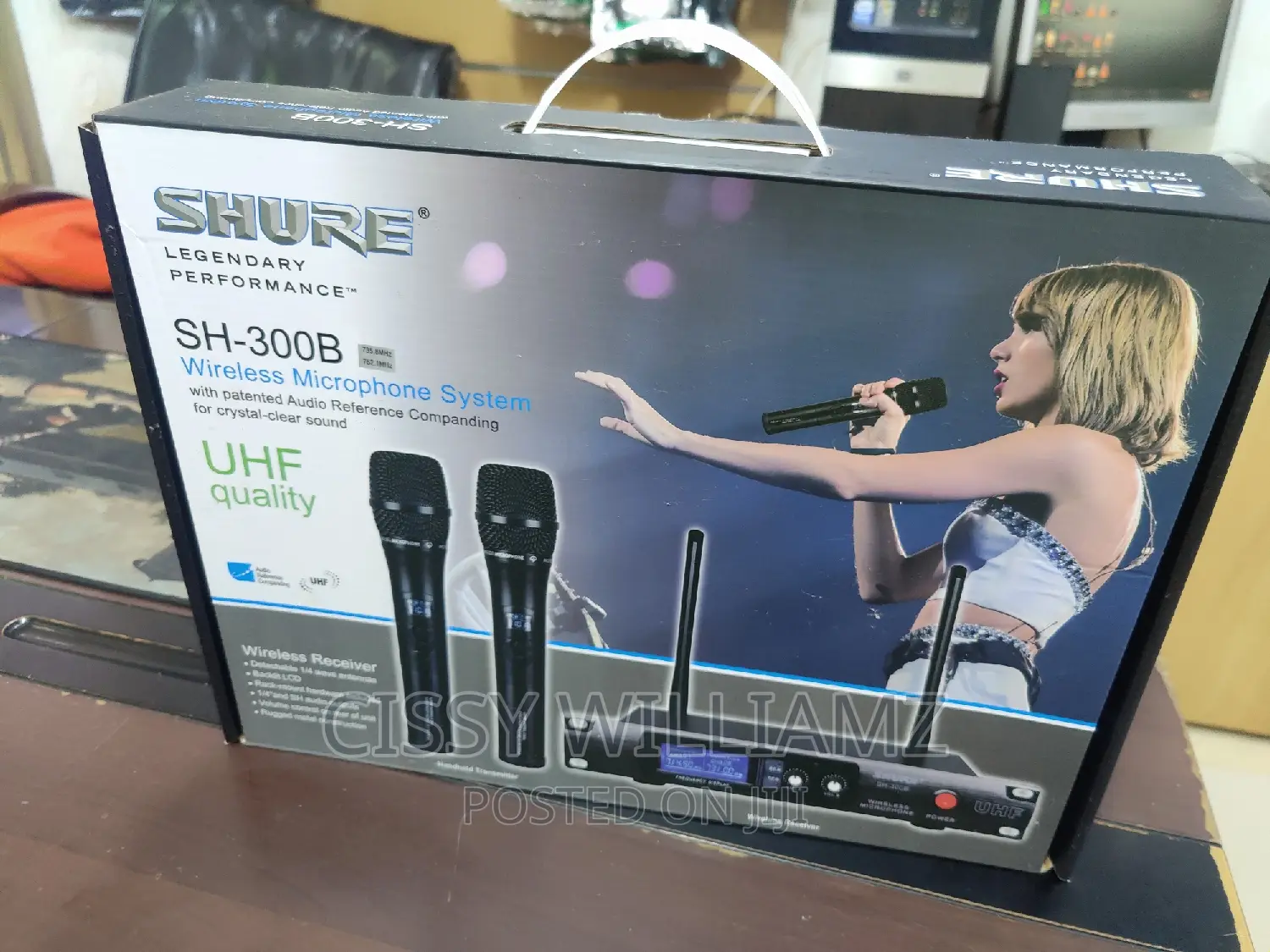 Shure Professional Microphone UHF Wireless Microphone