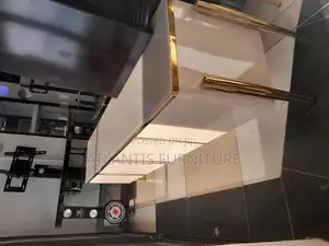A Very Durable Glass Flow Cabinet