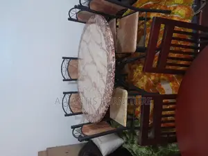 A Very Nice Executive Daining Table.