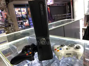 Chipped Xbox 360 With 20 Games