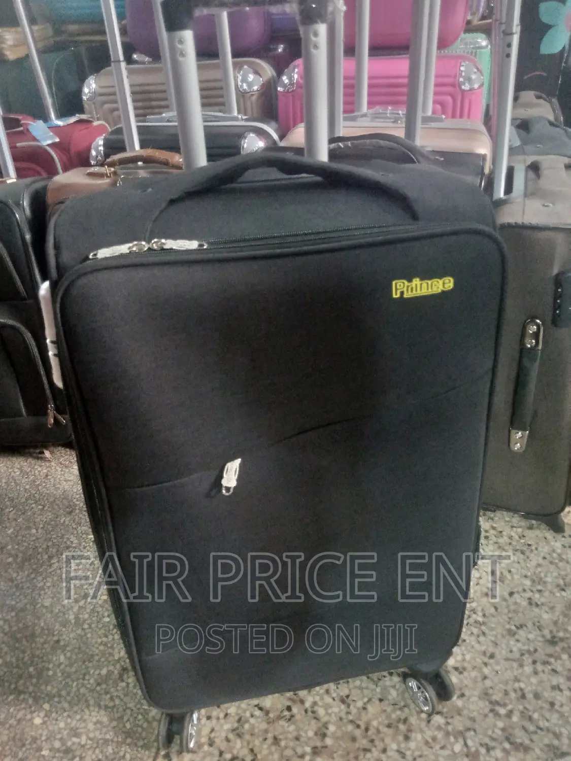Vip Classy Prince Suitcase.Medium.( Black)