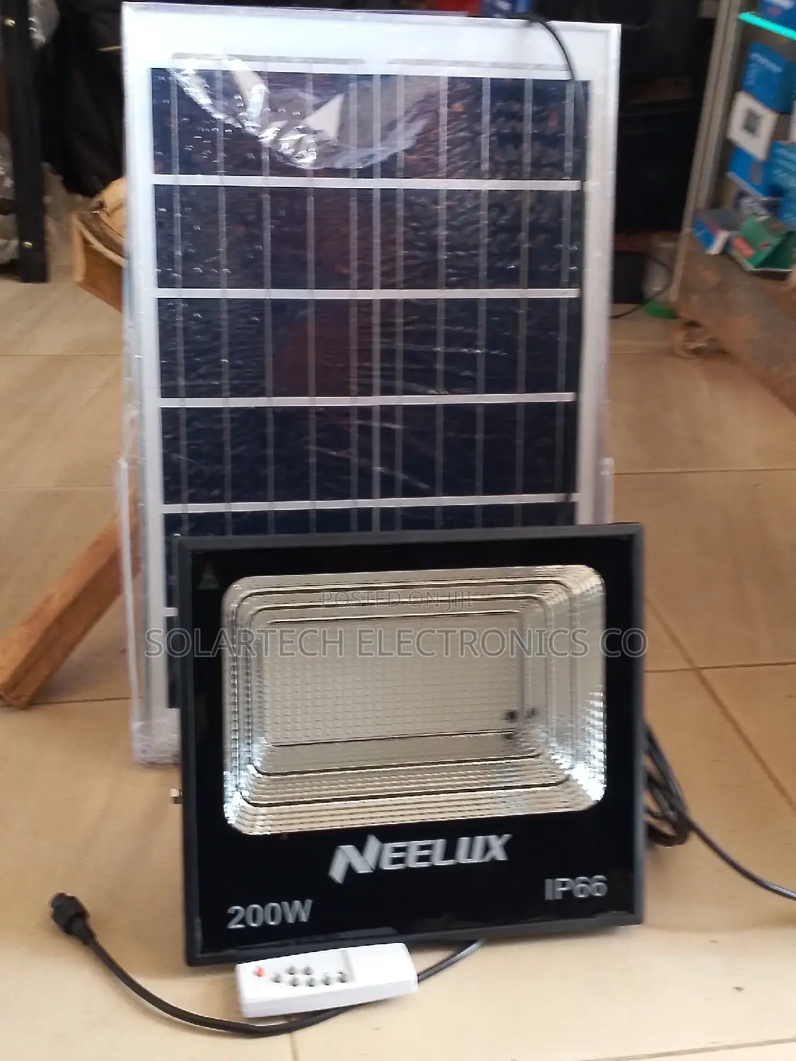200w Neelux Led Solar Flood Light