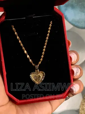 Lady’S Necklaces Available With Its Gift Box Available