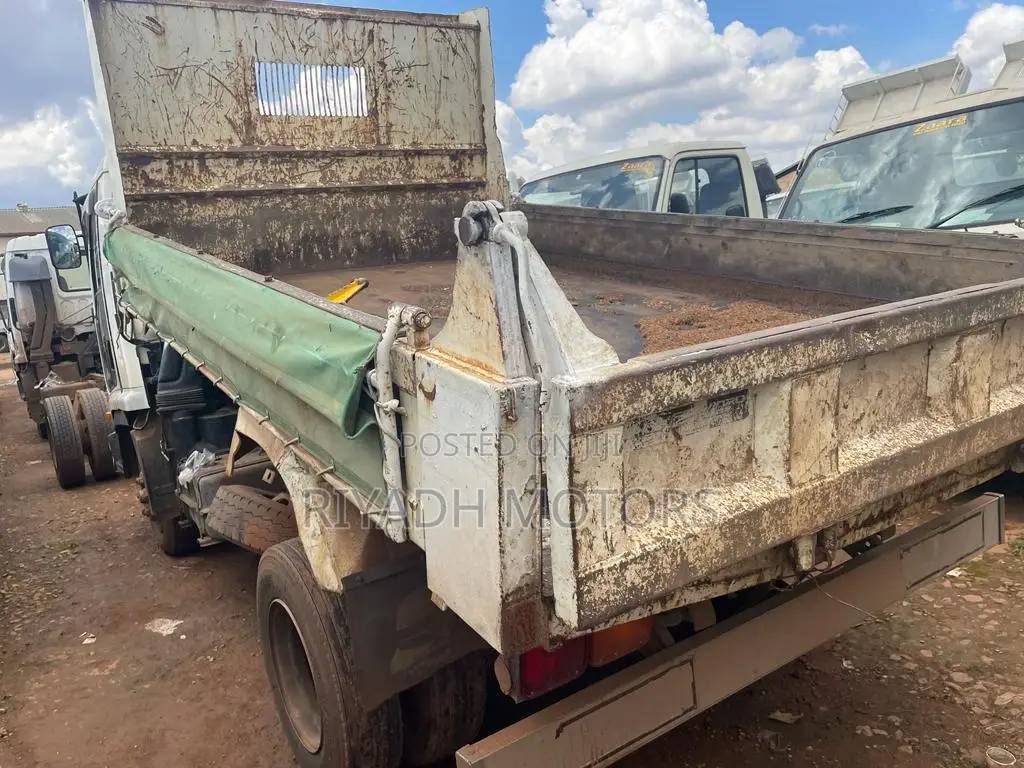 Isuzu Forward 2003