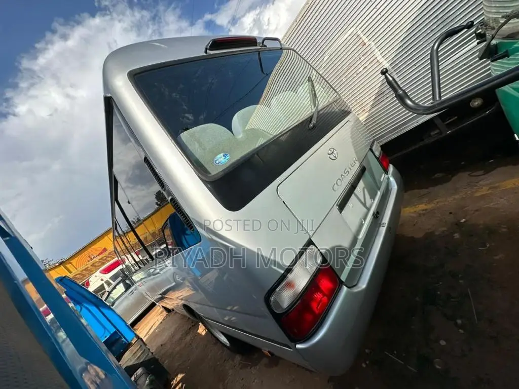 Toyota Coaster 2013 Silver