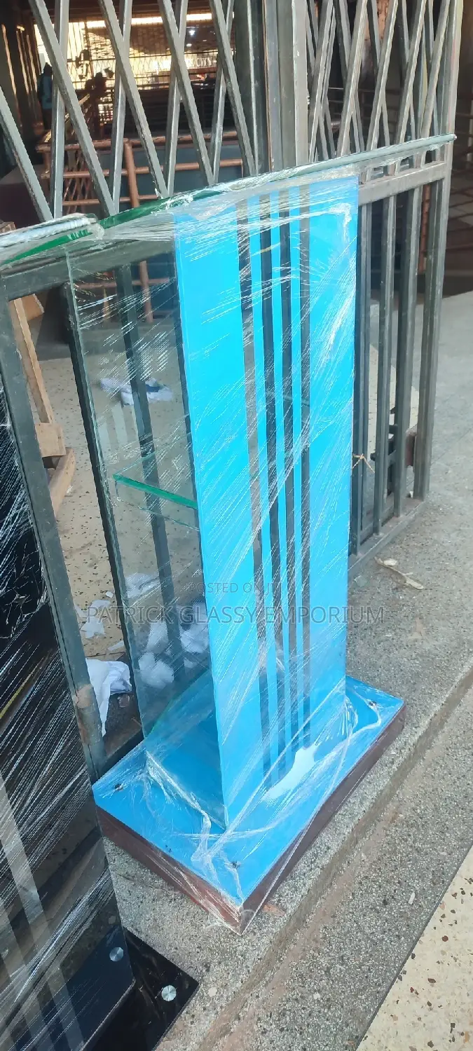 Glass Podium/Pulpit/Akatuti
