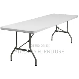 An Foldable Plastic Table
