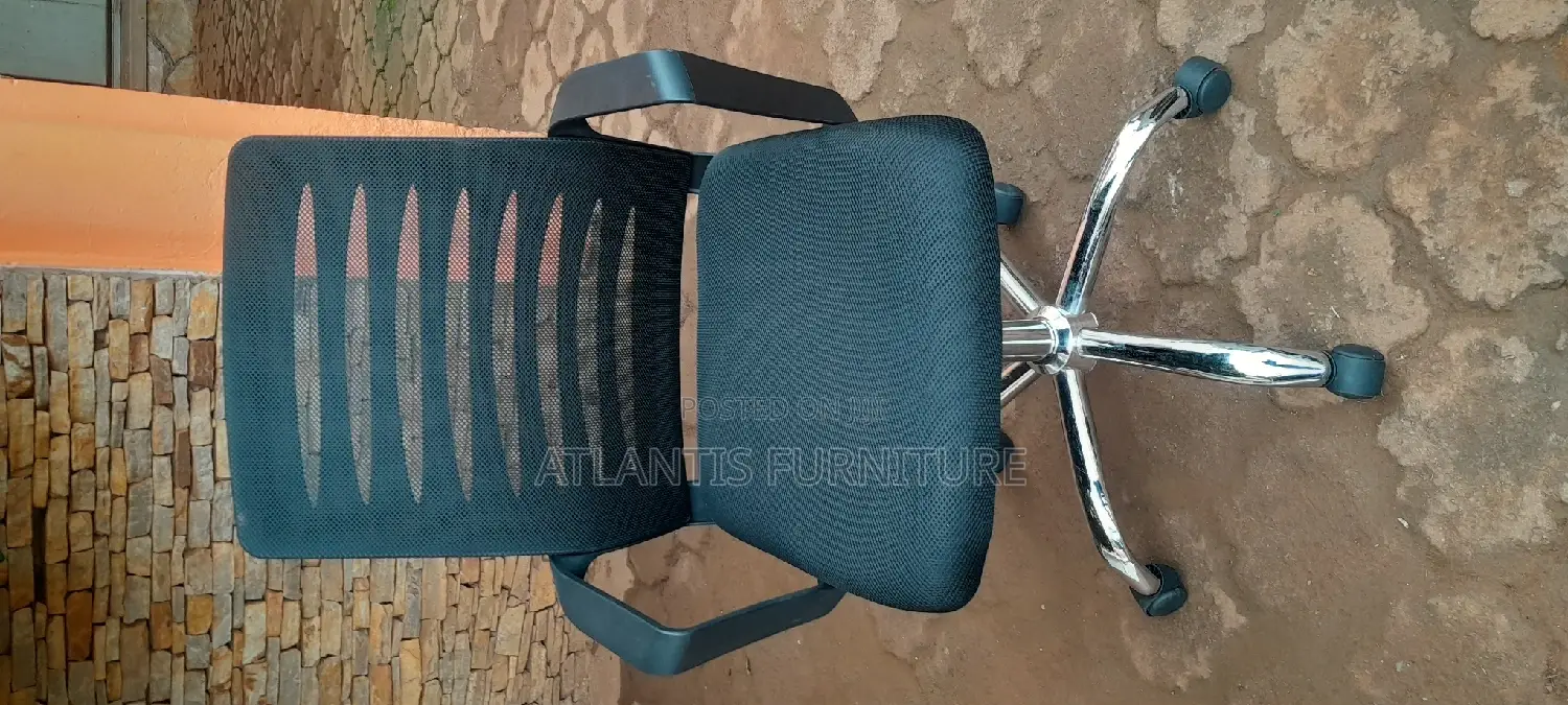 An Office Mesh Visitors Without Headrest
