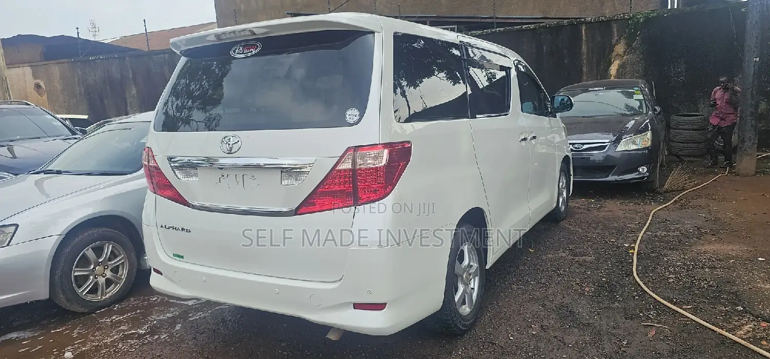 Toyota Alphard 2010 White