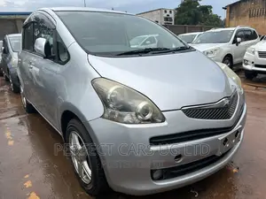 Toyota Ractis 1.5 AWD 2010 Silver