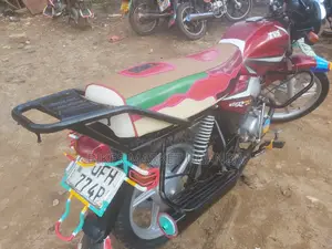 TVS HLX 125 2022 Red