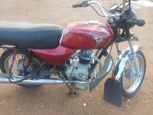 Bajaj Boxer 2018 Red