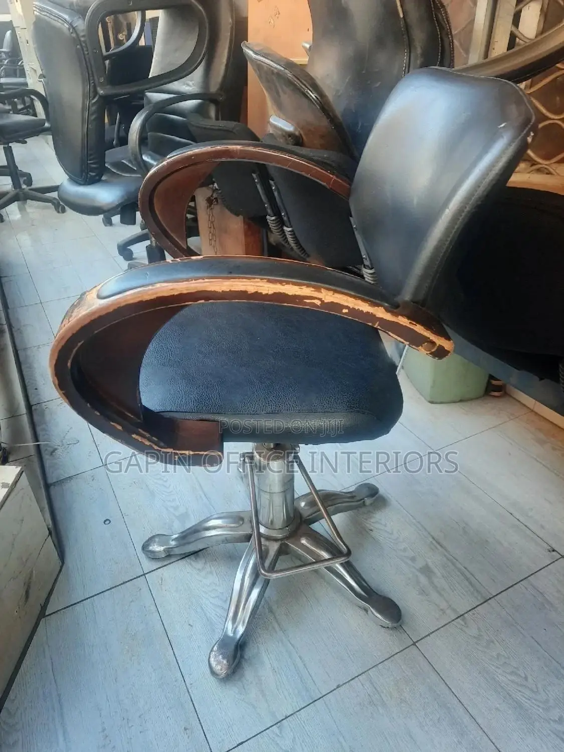 Second Hand Salon Chair