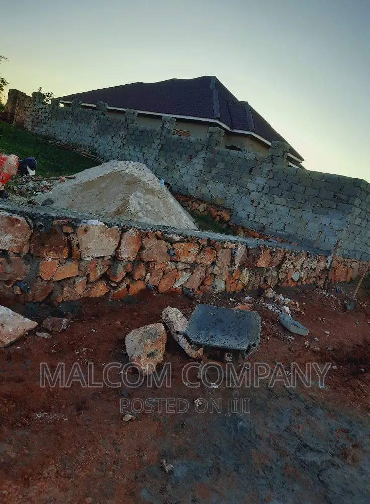 Perimeter Wall Construction With Hardcore Foundation