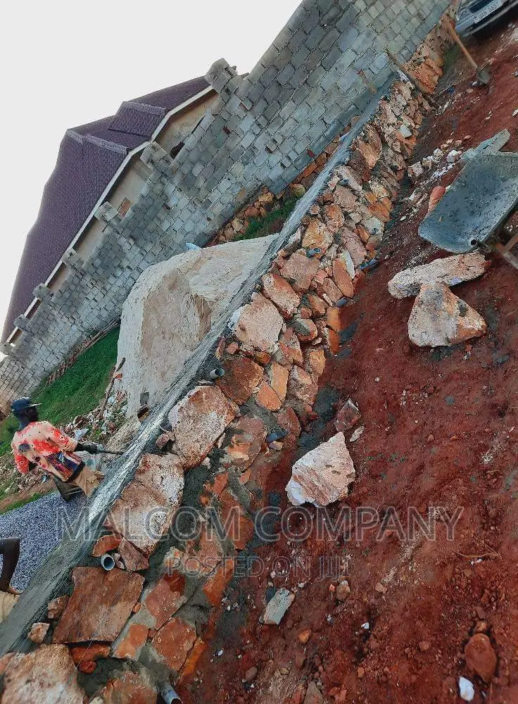 Perimeter Wall Construction With Hardcore Foundation