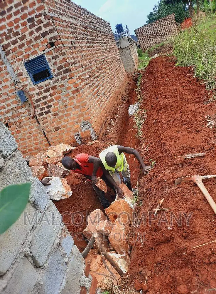Perimeter Wall Construction With Hardcore Foundation