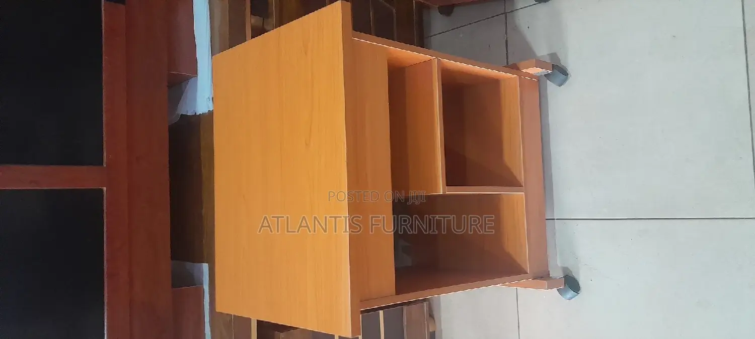 An Computer Table