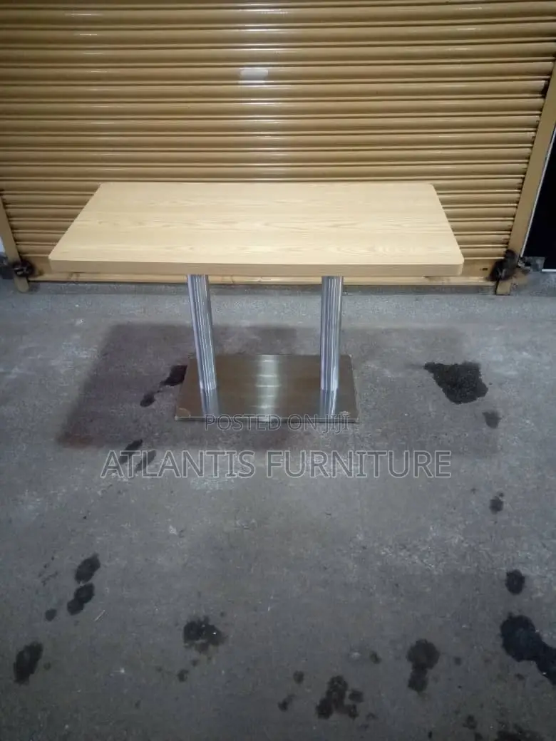 A Potable Table for Restaurant
