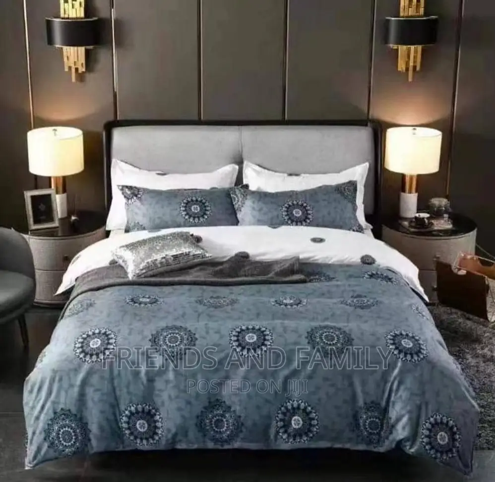 Nice Bed Cover With 4 Pieces