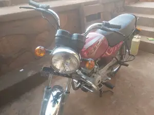 New Bajaj Boxer 2023 Red