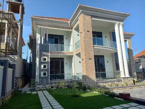 Furnished 6bdrm Duplex in Kira Mamerito for sale