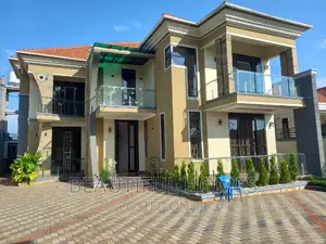 Furnished 6bdrm Duplex in Kira Perfect for sale