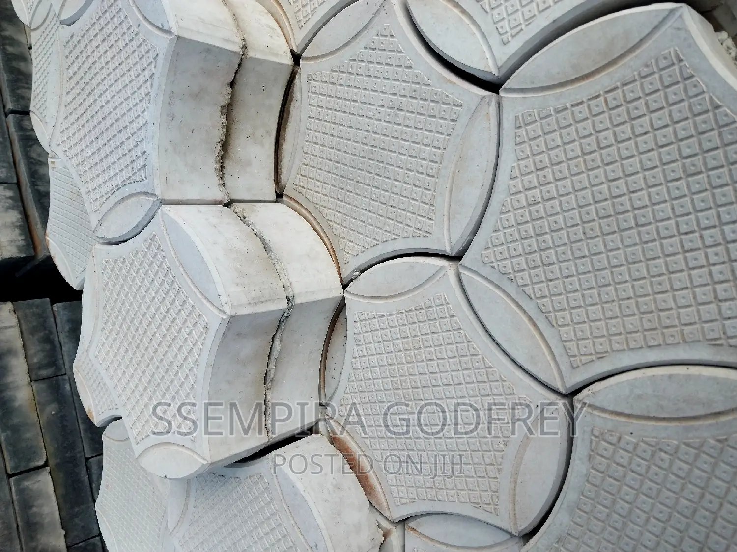 Advanced Coloured Pavers in All Sizes