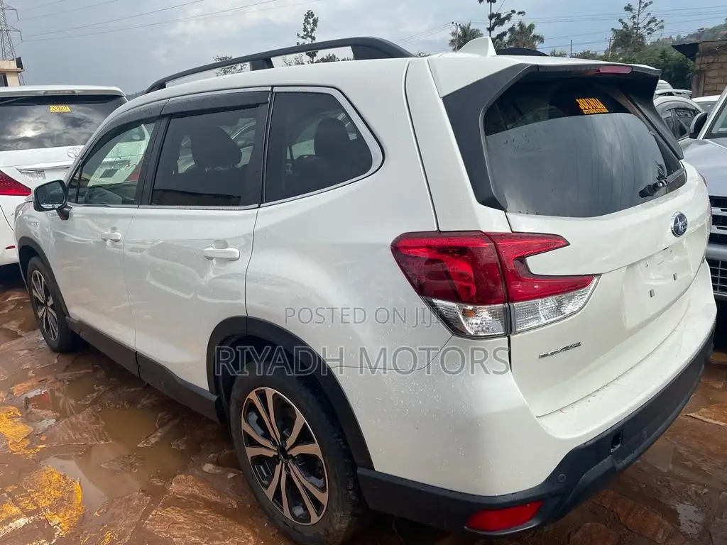 Subaru Forester 2.0XT Premium AWD 2017 White