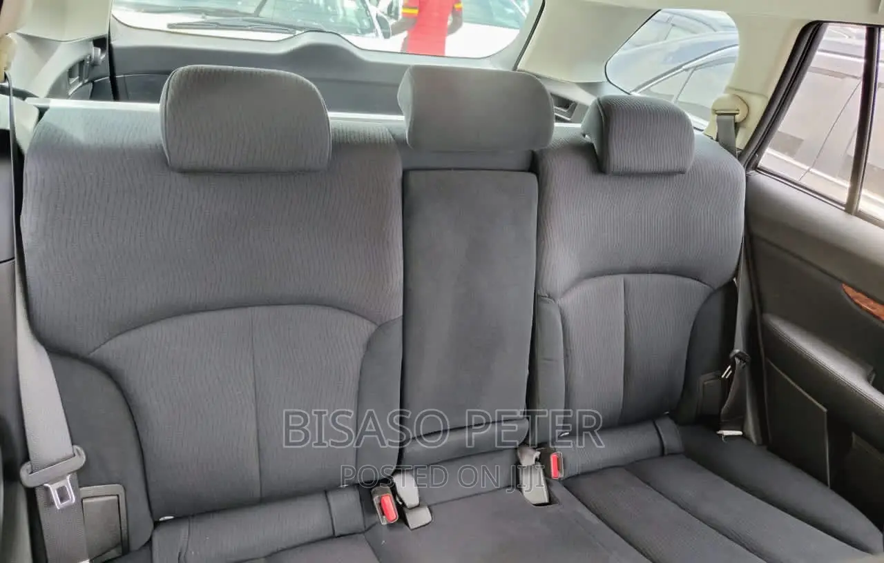 Subaru Outback 2.5i Premium 2010 White