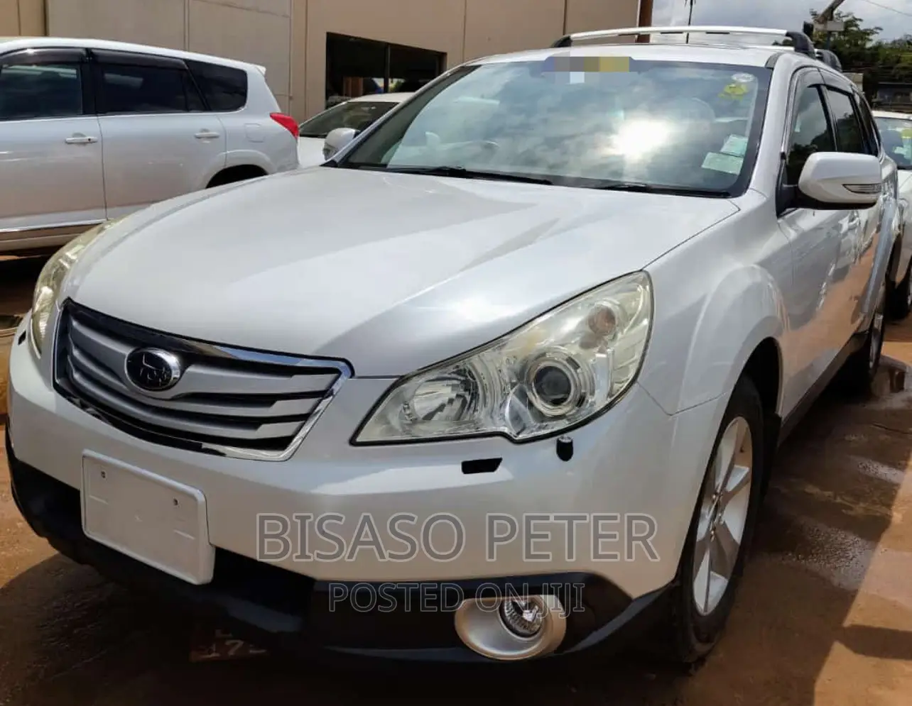 Subaru Outback 2.5i Premium 2010 White