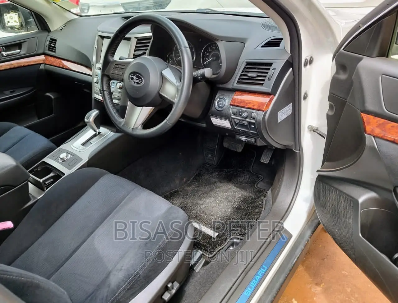 Subaru Outback 2.5i Premium 2010 White