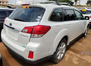 Subaru Outback 2.5i Premium 2010 White