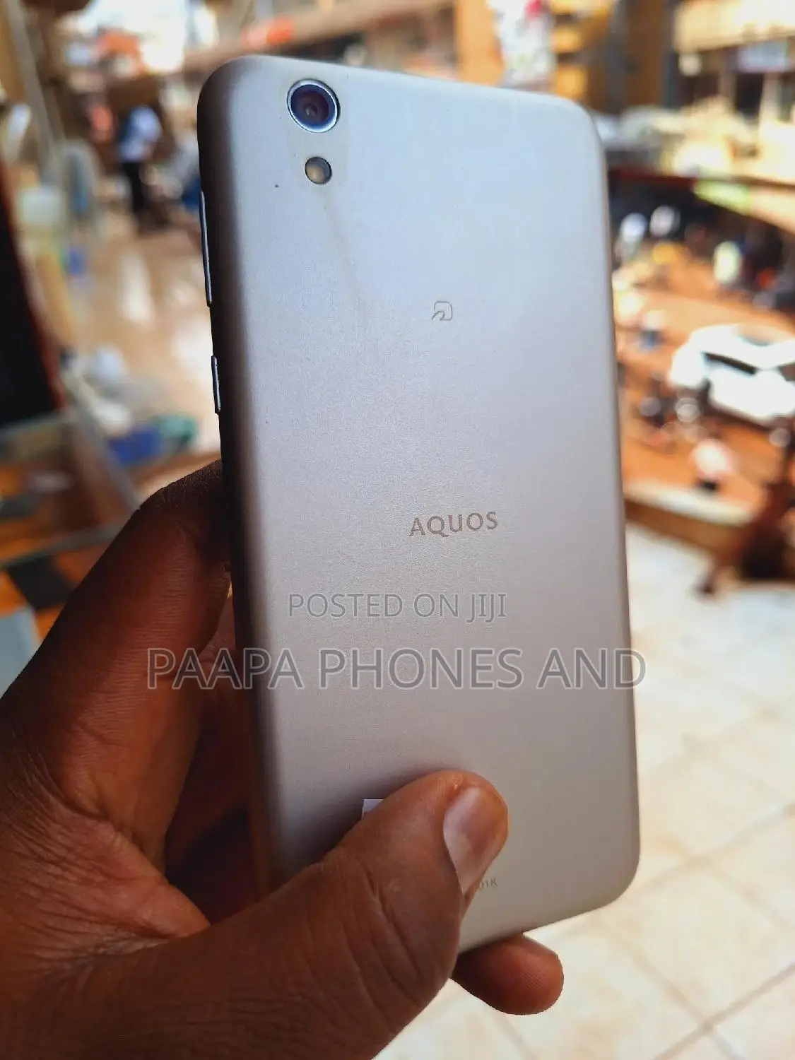 Sharp Aquos Sense SHV40 32 GB Gold