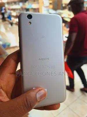 Sharp Aquos Sense SHV40 32 GB Gold