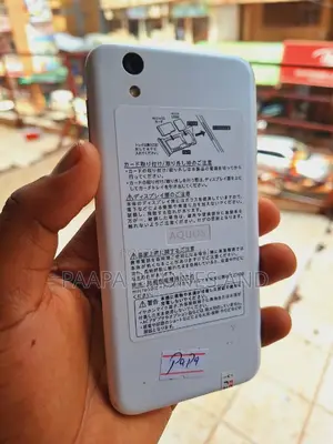 Sharp Aquos Sense SHV40 32 GB White