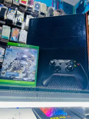 Xbox One With 3 Games and Controller