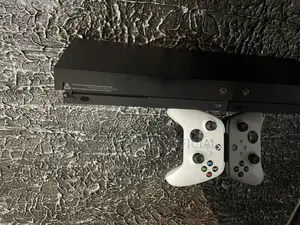Xbox One X 2 Pads at 33