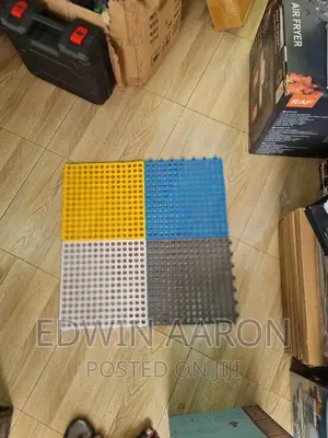 Bath Room Anti Slippery Mats( 30cm X 30cm Each Mat)