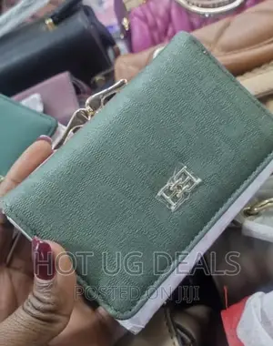Trolley Multi Card Slot Short Zipper Ladies Wallet